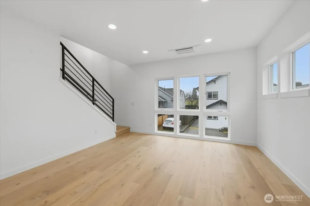 7320 11th Avenue NE Seattle WA 98115