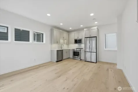 7320 11th Avenue NE Seattle WA 98115
