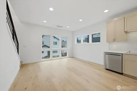 7320 11th Avenue NE Seattle WA 98115