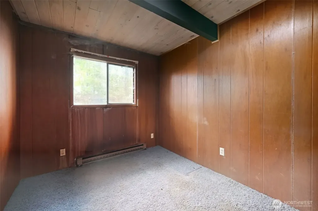 1284 Dines Point Road Greenbank WA 98253