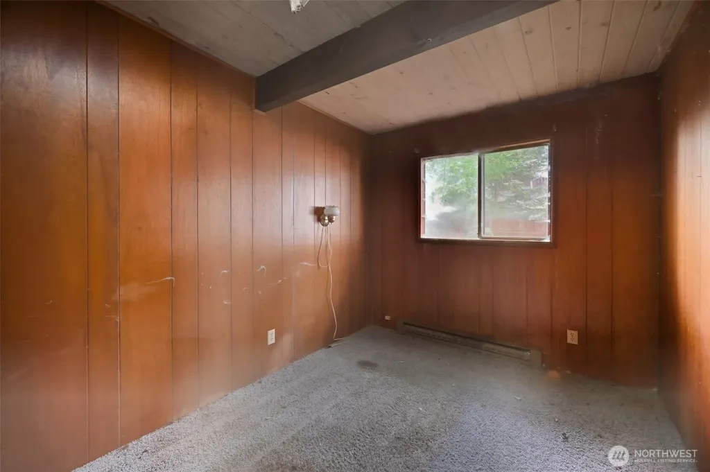 1284 Dines Point Road Greenbank WA 98253