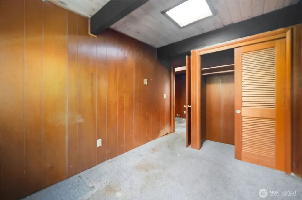1284 Dines Point Road Greenbank WA 98253