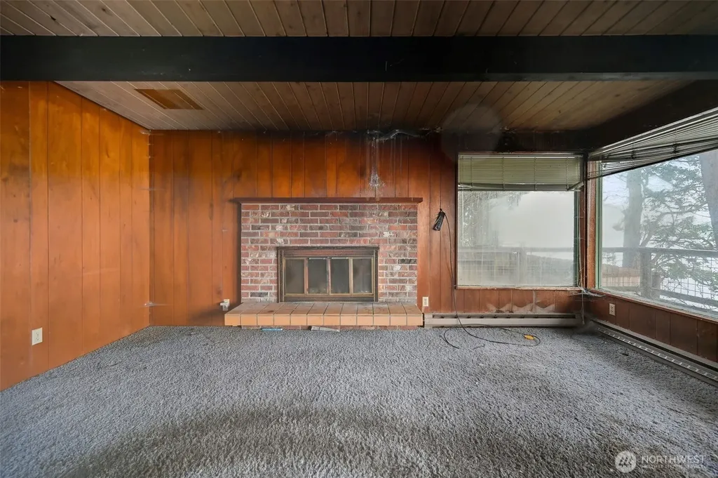 1284 Dines Point Road Greenbank WA 98253