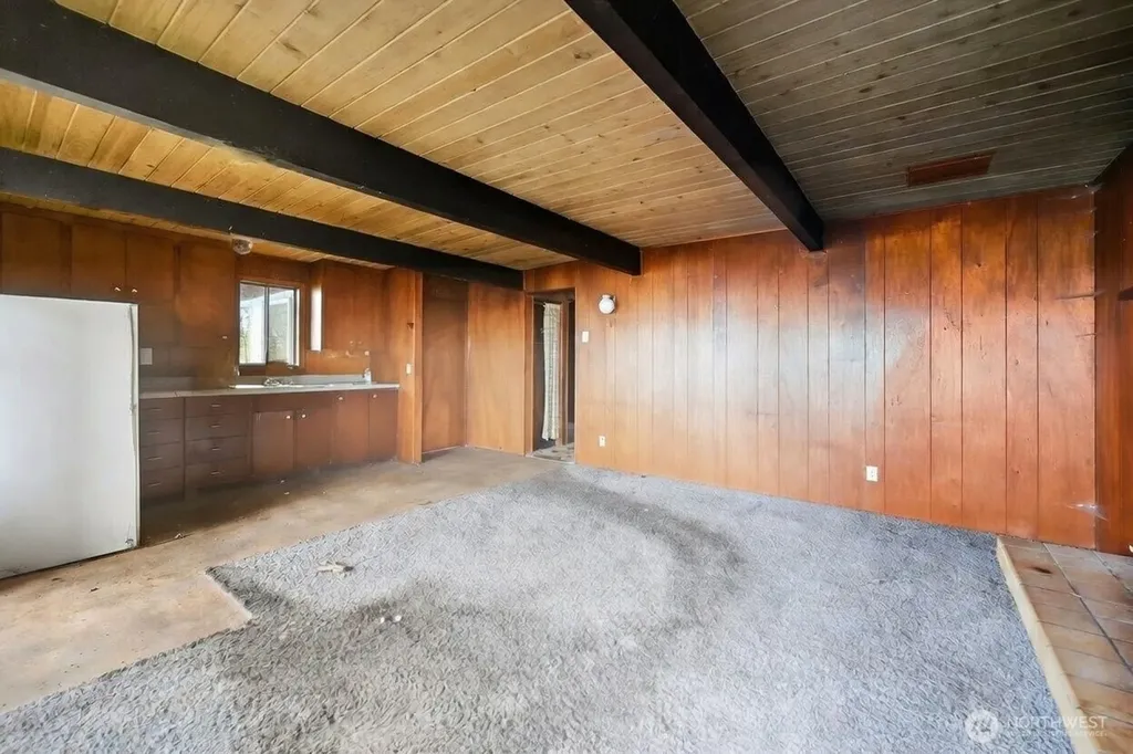 1284 Dines Point Road Greenbank WA 98253