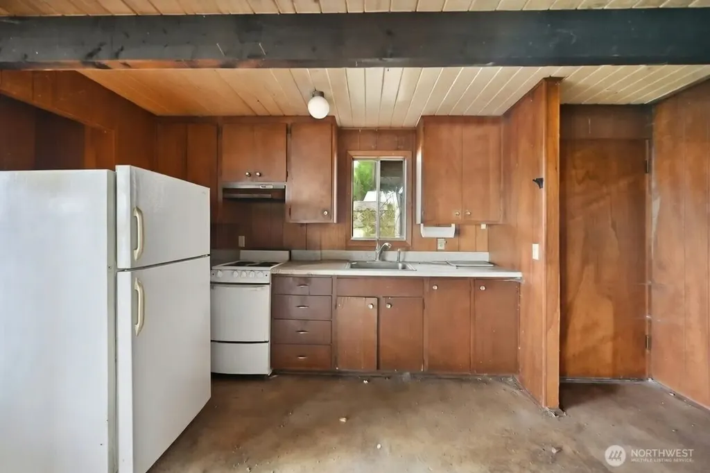1284 Dines Point Road Greenbank WA 98253