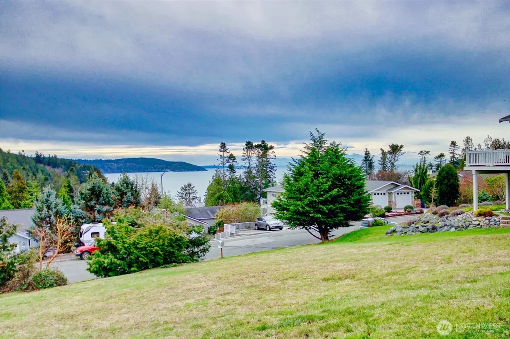 4512 Queen Ann Way Anacortes WA 98221