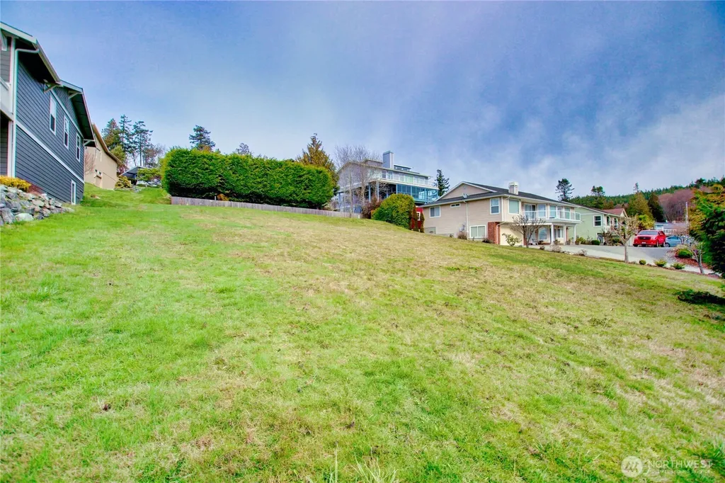 4512 Queen Ann Way Anacortes WA 98221