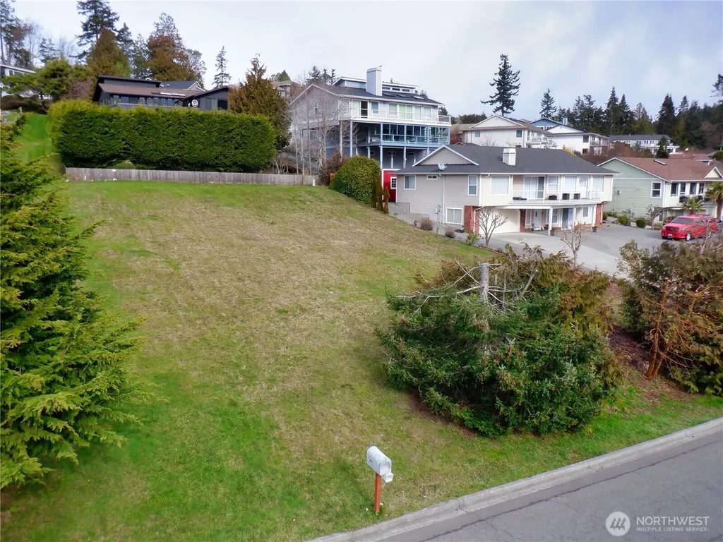 4512 Queen Ann Way Anacortes WA 98221