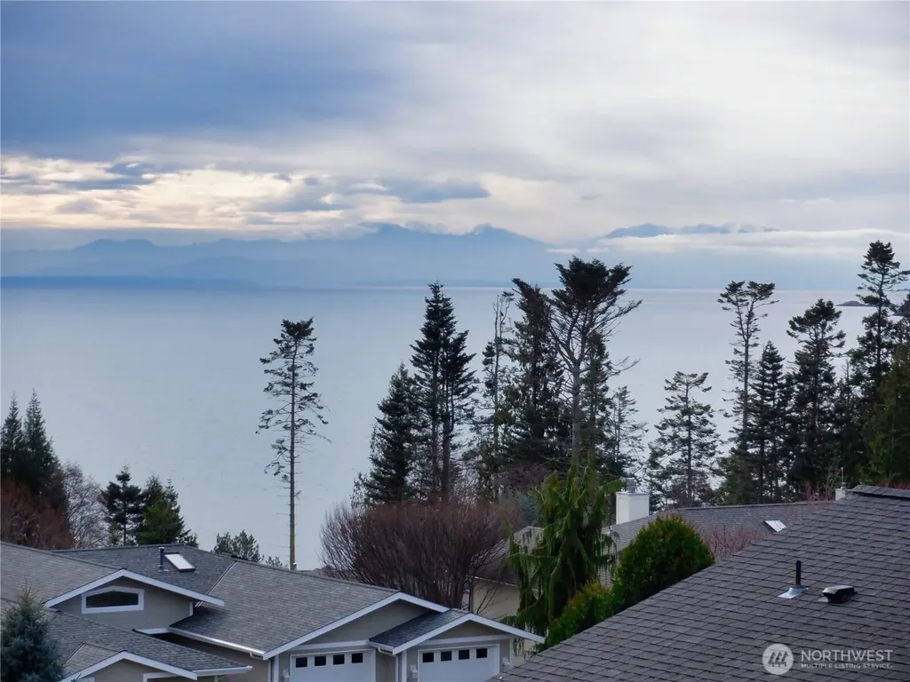 4512 Queen Ann Way Anacortes WA 98221