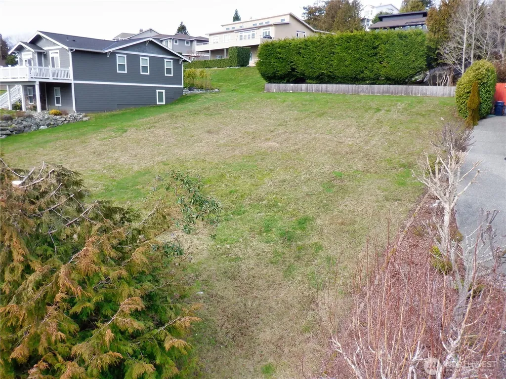 4512 Queen Ann Way Anacortes WA 98221