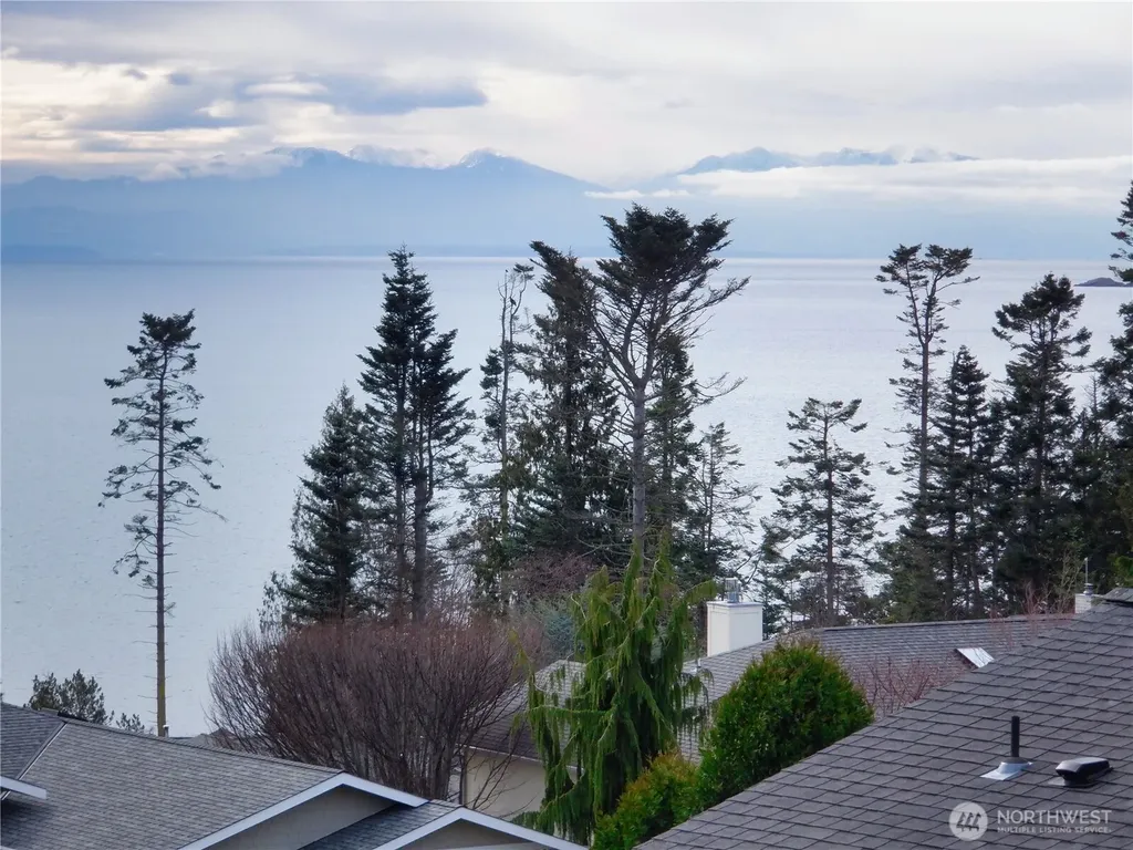 4512 Queen Ann Way Anacortes WA 98221