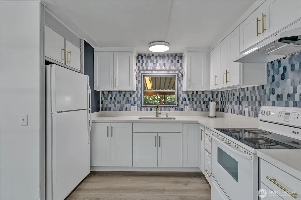 2302 SE R Street Auburn WA 98002