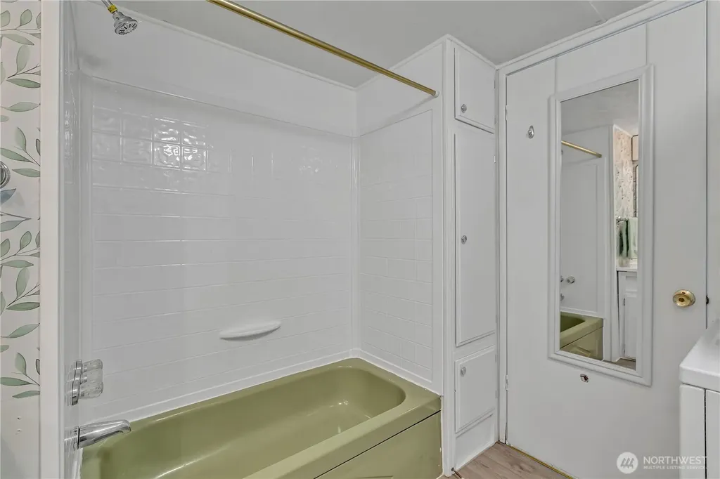 2302 SE R Street Auburn WA 98002