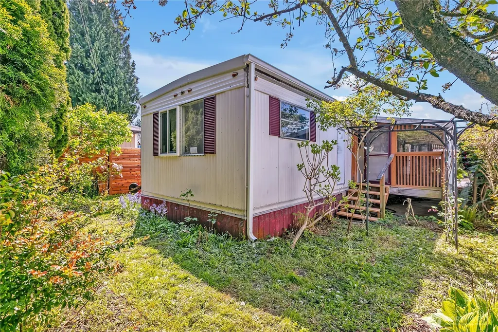 2302 SE R Street Auburn WA 98002