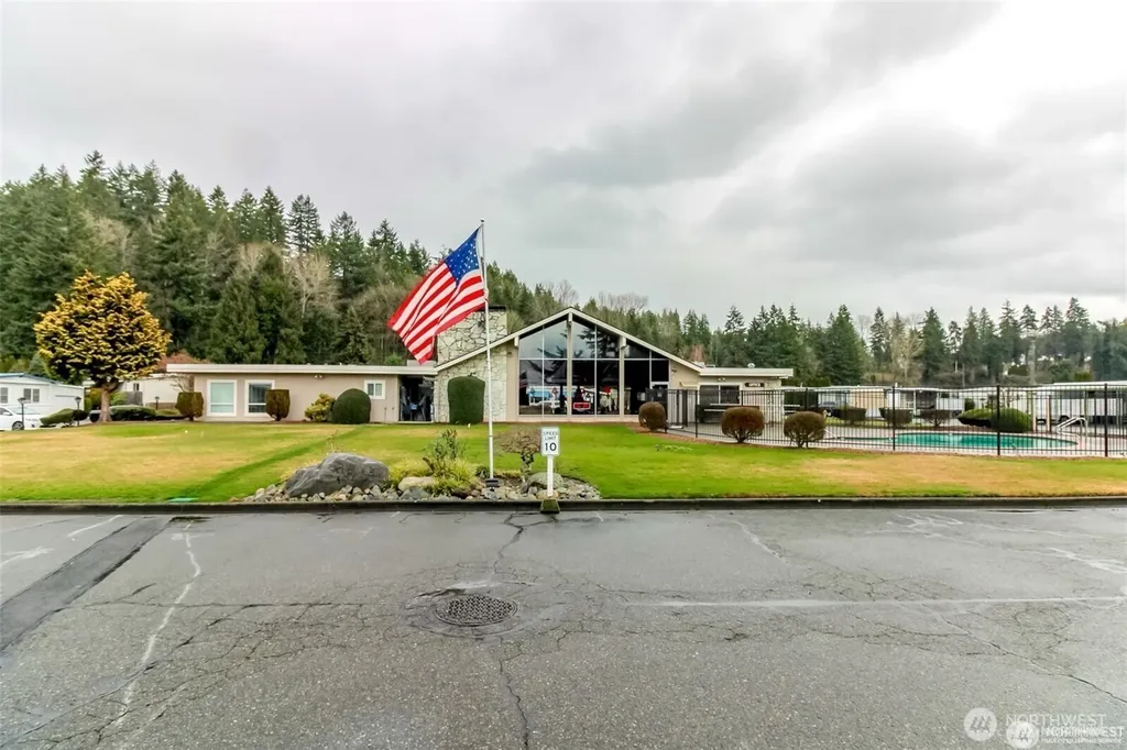 2302 SE R Street Auburn WA 98002