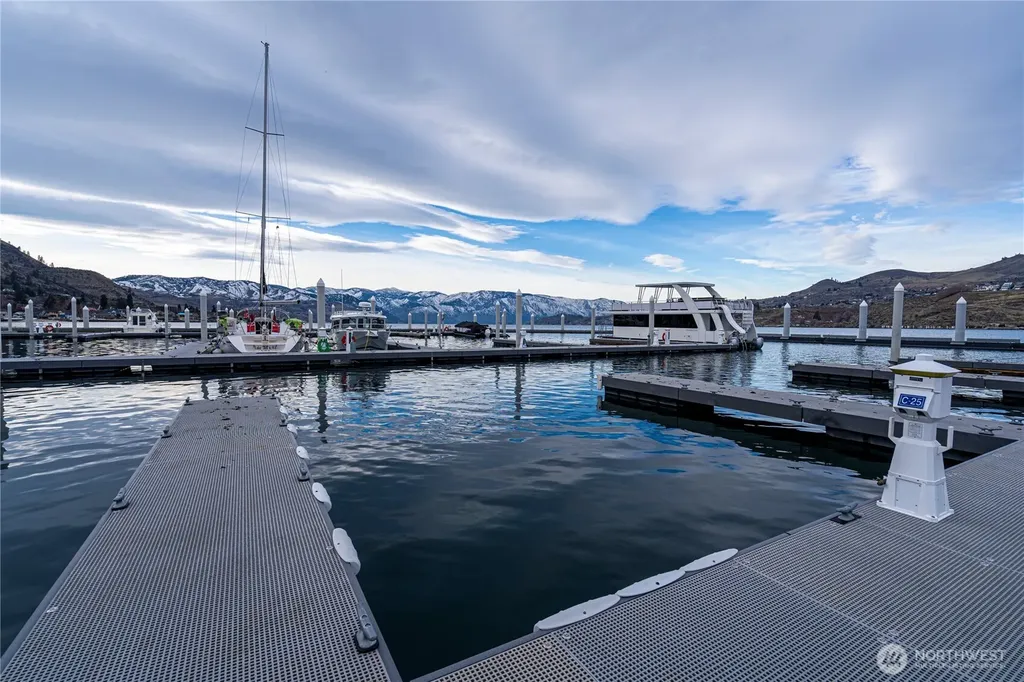 1350 W Woodin Avenue Chelan WA 98816