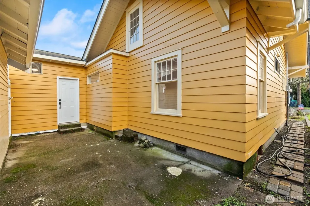1911 Columbia Street SW Olympia WA 98501
