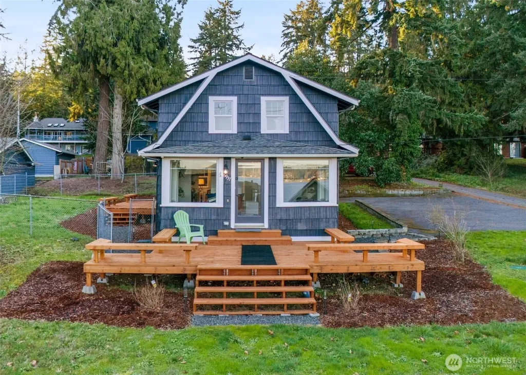 6937 Chico Way NW Bremerton WA 98312