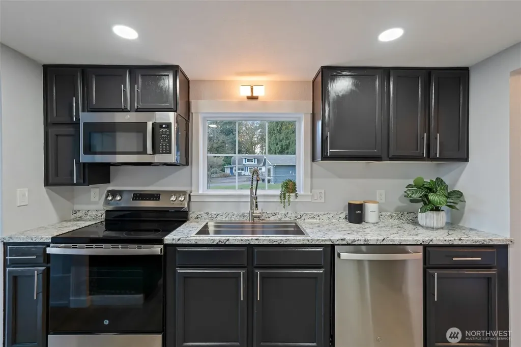6937 Chico Way NW Bremerton WA 98312