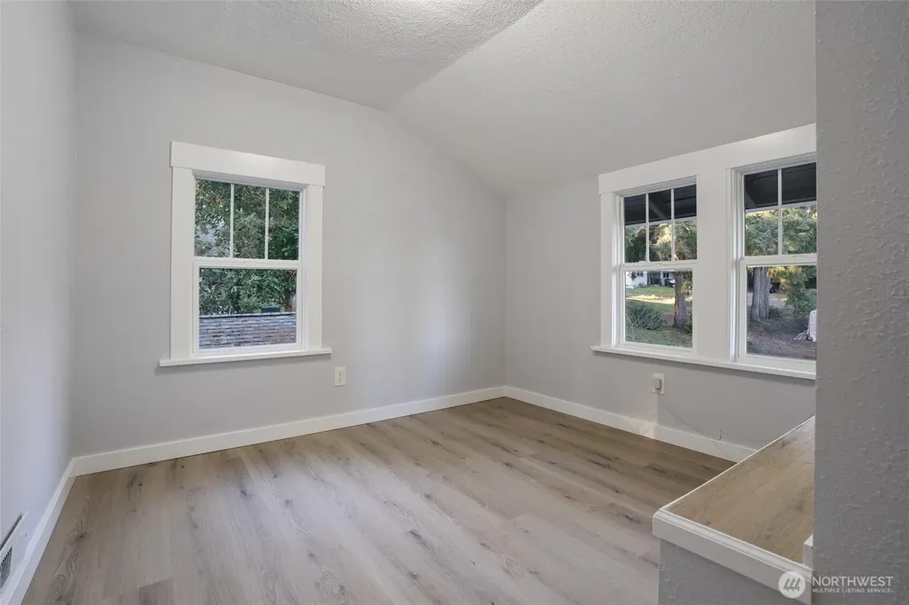6937 Chico Way NW Bremerton WA 98312
