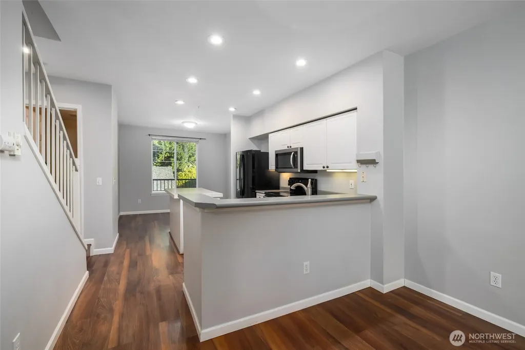 16125 Juanita-woodinville Way NE Bothell WA 98011