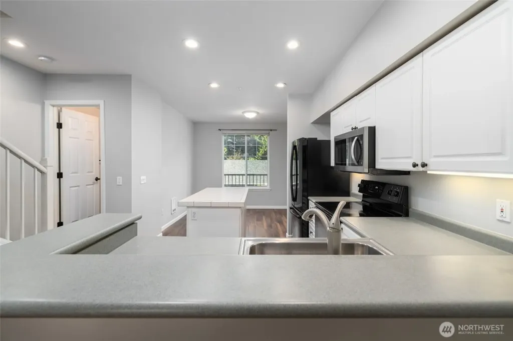 16125 Juanita-woodinville Way NE Bothell WA 98011