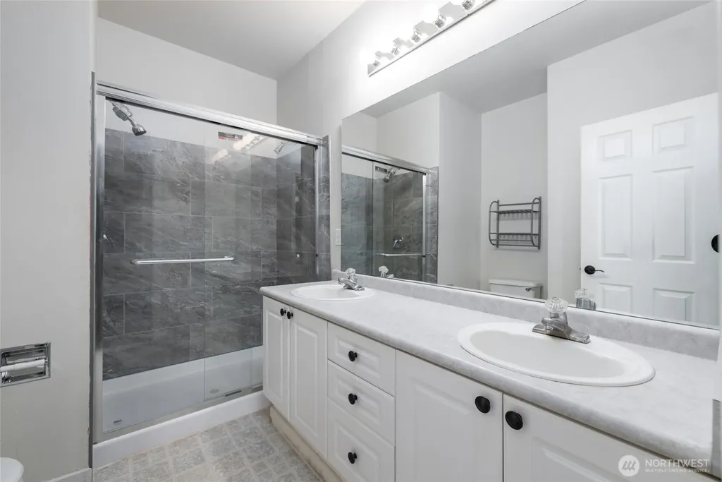 16125 Juanita-woodinville Way NE Bothell WA 98011