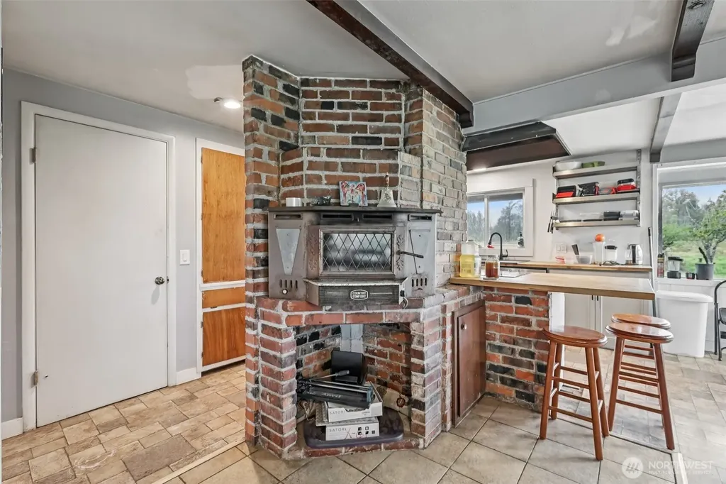 8754 Peavey Road Sedro Woolley WA 98284