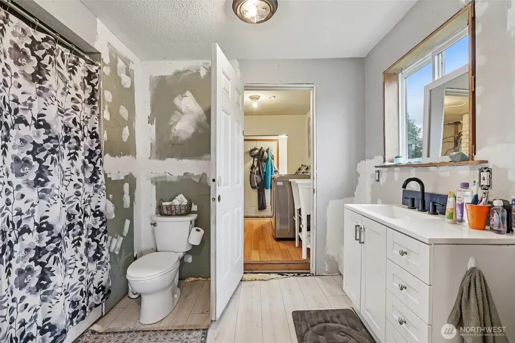 8754 Peavey Road Sedro Woolley WA 98284