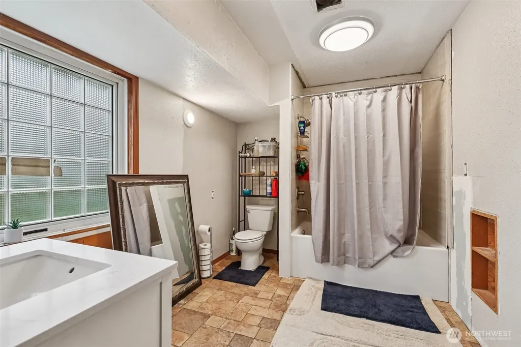 8754 Peavey Road Sedro Woolley WA 98284