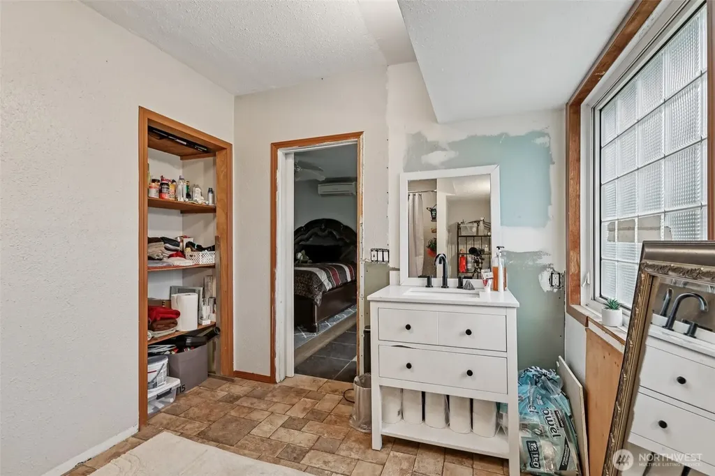 8754 Peavey Road Sedro Woolley WA 98284