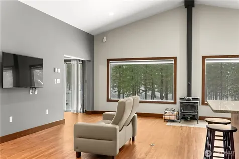 21 Twin Lakes Drive Winthrop WA 98862
