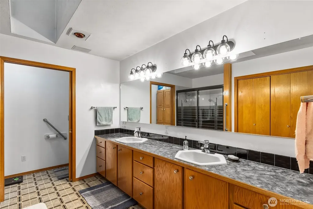 17104 Old Highway 99 Tenino WA 98589