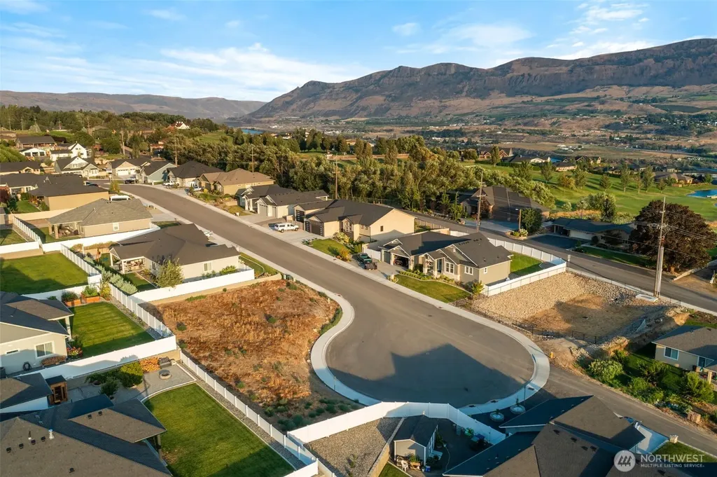 2571 Paisley Street SE East Wenatchee WA 98802