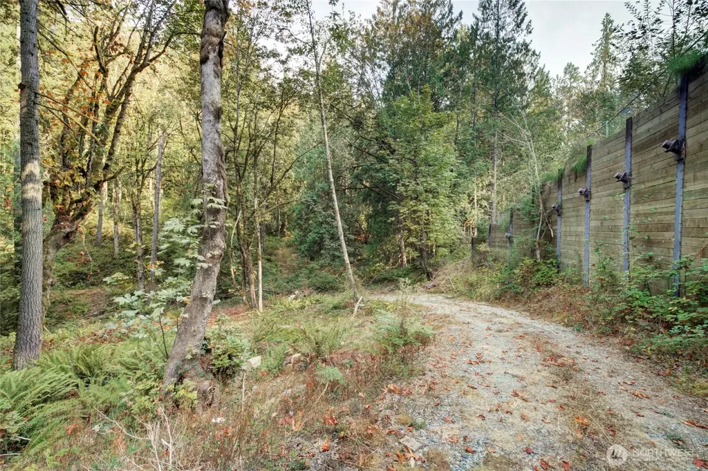 37 SE 212th Way Sammamish WA 98075
