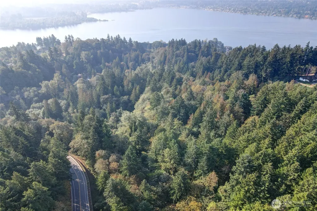 37 SE 212th Way Sammamish WA 98075