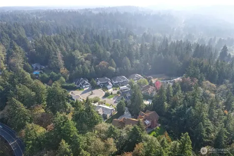 37 SE 212th Way Sammamish WA 98075