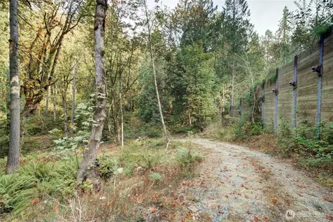 37 SE 212th Way Sammamish WA 98075