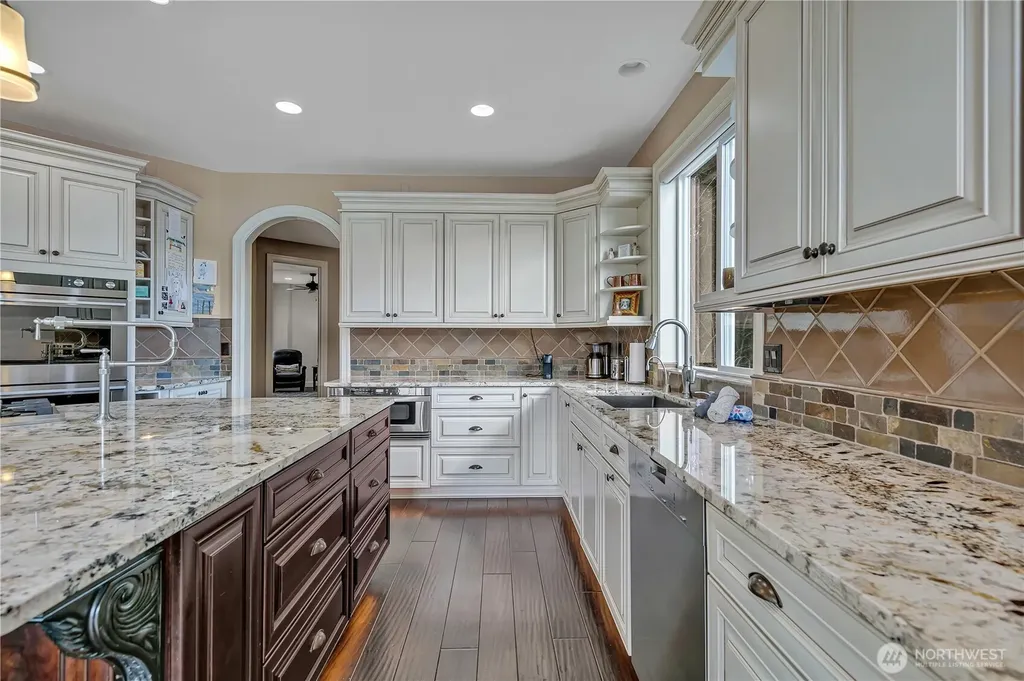 21256 39th Street Ct E Lake Tapps WA 98391