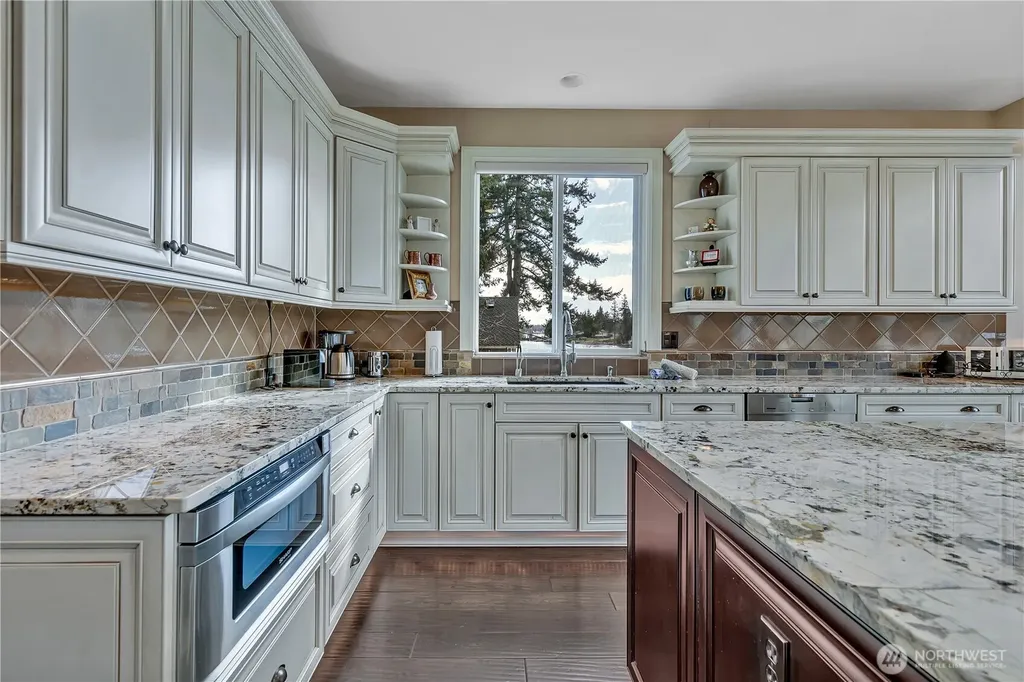 21256 39th Street Ct E Lake Tapps WA 98391