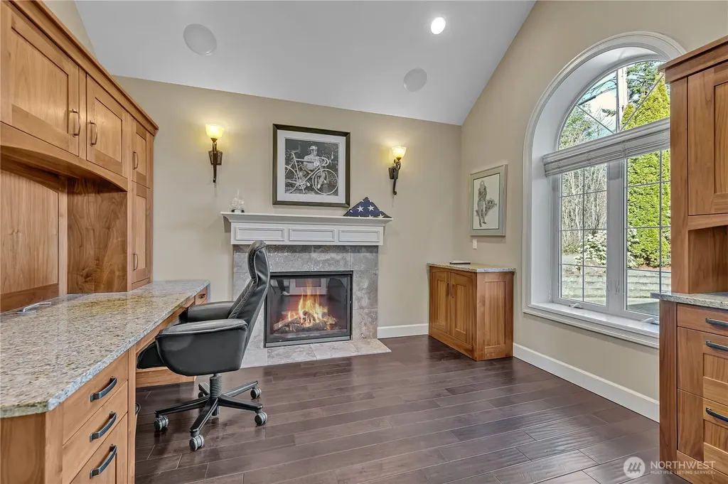 21256 39th Street Ct E Lake Tapps WA 98391