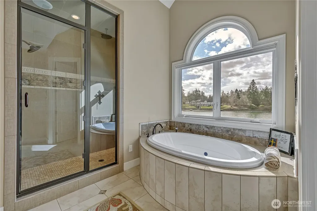 21256 39th Street Ct E Lake Tapps WA 98391