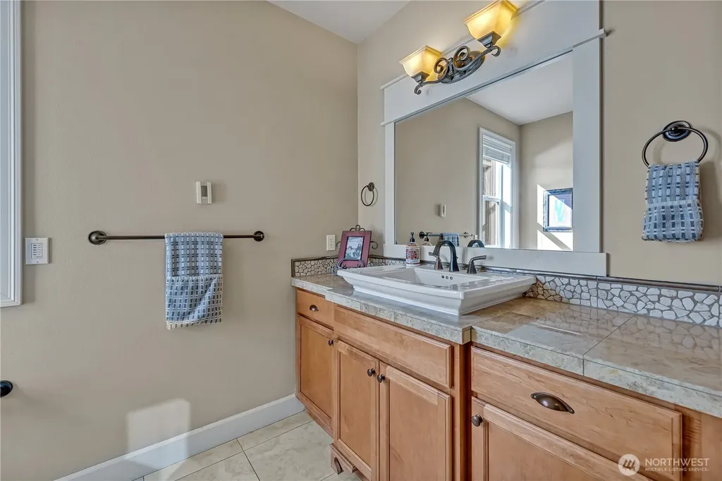 21256 39th Street Ct E Lake Tapps WA 98391