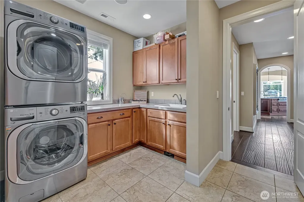 21256 39th Street Ct E Lake Tapps WA 98391