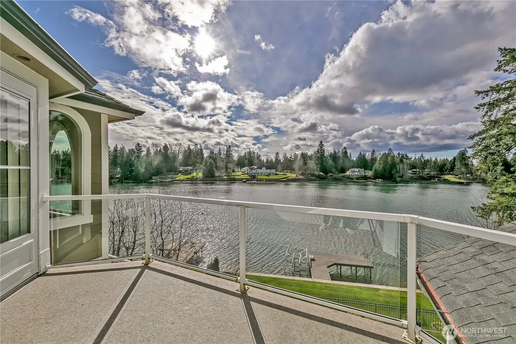 21256 39th Street Ct E Lake Tapps WA 98391