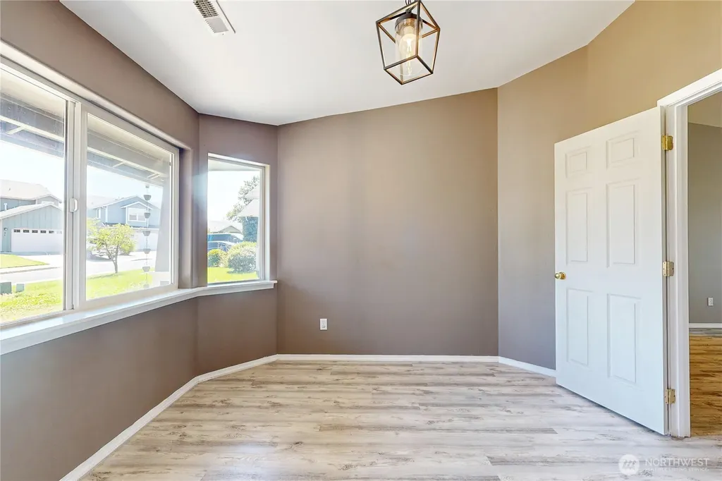 1152 SE Falbo Drive College Place WA 99324
