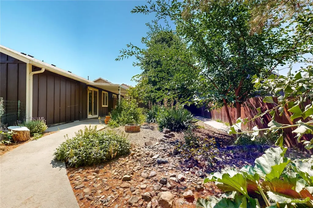 1152 SE Falbo Drive College Place WA 99324