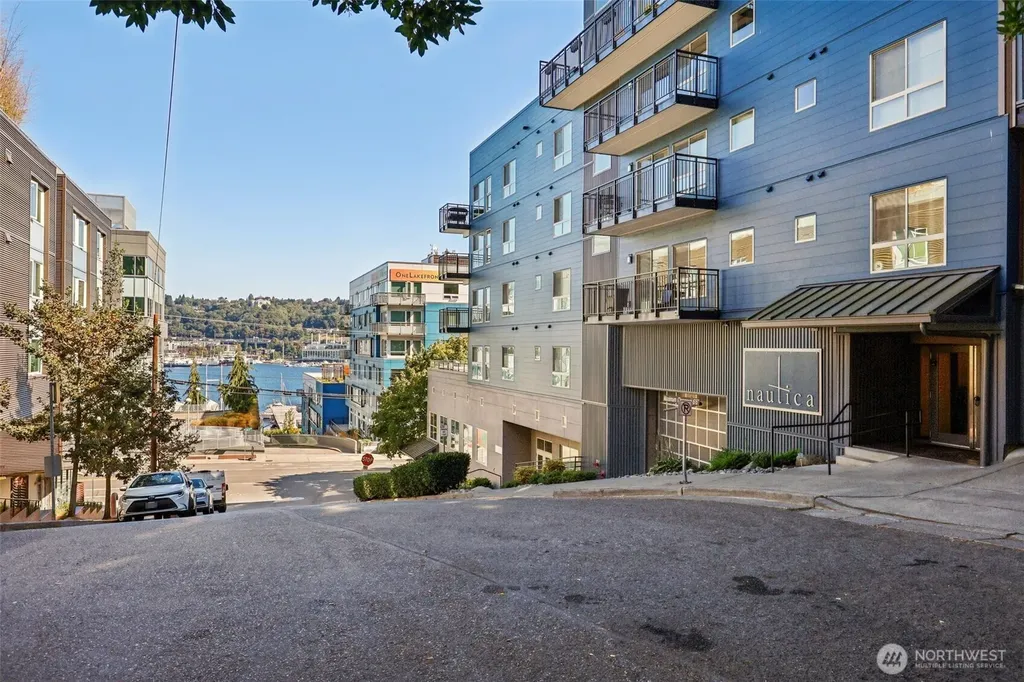 1425 Dexter Avenue N Seattle WA 98109