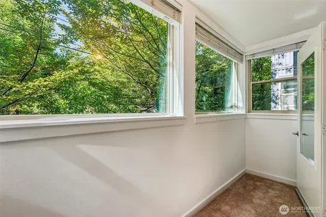 1425 Dexter Avenue N Seattle WA 98109