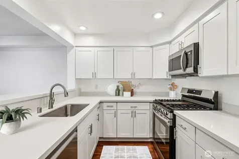 1425 Dexter Avenue N Seattle WA 98109